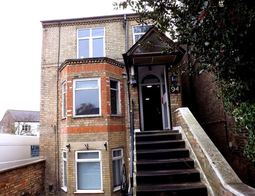 Habitación Individual con baño compartido (sin comidas)